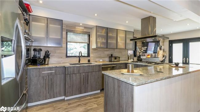 20 Manett Cres, House other with 3 bedrooms, 4 bathrooms and 5 parking in Brampton ON | Image 6