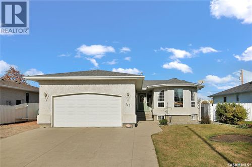212 Willow Dr, Osler, SK, S0K4S4 | Card Image