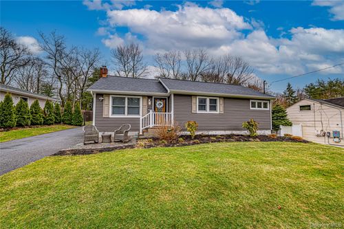 19 Fairview Pl, Hauppauge, NY, 11788-2408 | Card Image