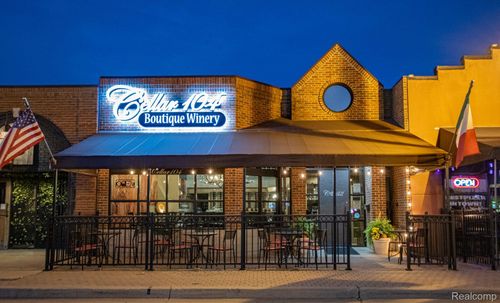 104 Macomb Pl, Mount Clemens, MI, 48043-5651 | Card Image