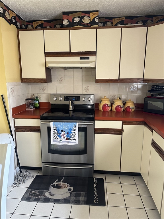 Residential Lease in Revere 3