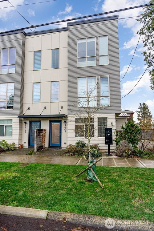 2607 Nw 64th St, Seattle, WA, 98107-2456 | Card Image