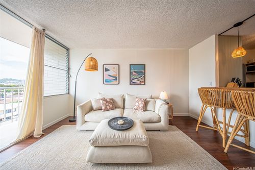 709-1717 Citron St, Honolulu, HI, 96826-2521 | Card Image