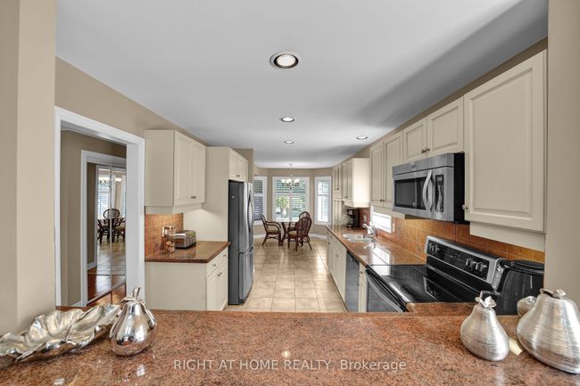 39 Via Amici, Condo with 3 bedrooms, 4 bathrooms and 2 parking in Alliston ON | Image 11