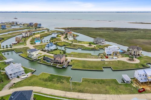 27 Isla Morada, Hitchcock, TX, 77563-3685 | Card Image
