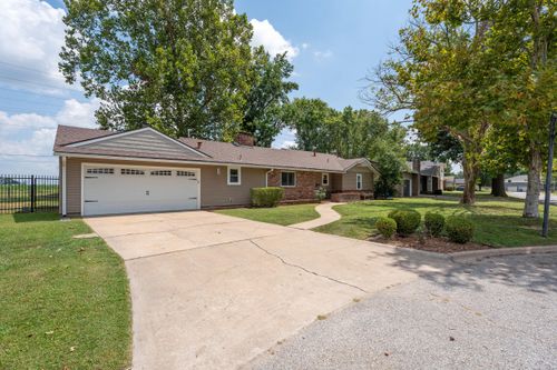 1216 Johnson Dr, Miami, OK, 74354-3919 | Card Image