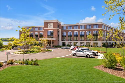 208-10 Shore Rd, Glenwood Landing, NY, 11547-3086 | Card Image