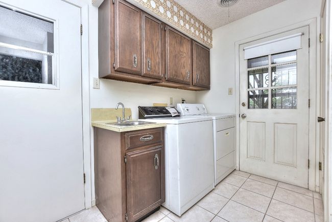 Mud Room/Laundry | Image 18