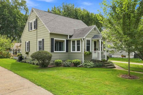 425 Meadow Street, Stevens Point, WI, 54481 | Card Image