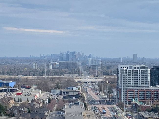 2207 - 9201 Yonge St, Condo with 2 bedrooms, 1 bathrooms and null parking in Richmond Hill ON | Image 11