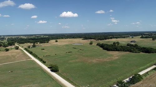 001 Armstrong Academy Rd, Bokchito, OK, 74726-1911 | Card Image