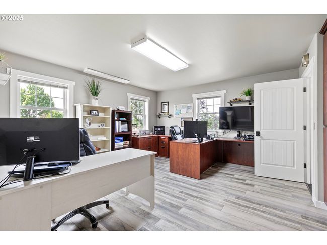 34207 Enos Dr, House other with 5 bedrooms, 5 bathrooms and 2 parking in Halsey OR | Image 21
