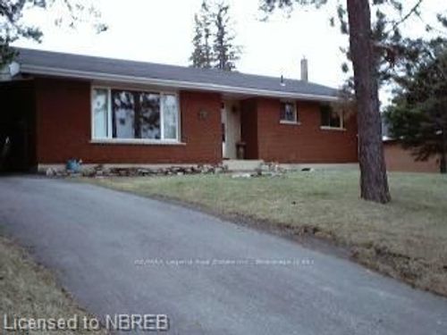 347 Clarke St, Powassan, ON, P0H1Z0 | Card Image