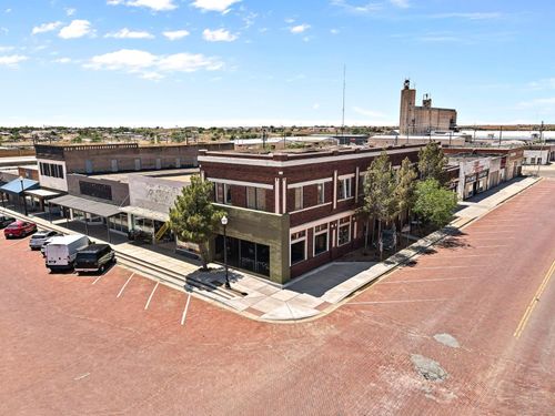103 S 6th St, Brownfield, TX, 79316-4203 | Card Image