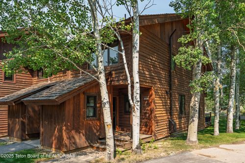 31763177-1635 N Harvest Dance Rd, Jackson, WY, 83001-8792 | Card Image