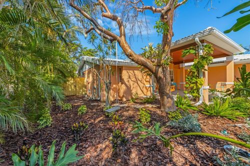 6806 Palm Dr, HOLMES BEACH, FL, 34217-1125 | Card Image