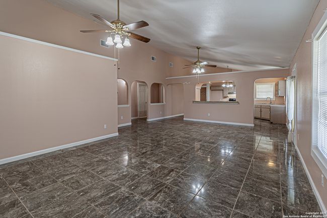 180 Brandon Way, House other with 3 bedrooms, 2 bathrooms and null parking in Poteet TX | Image 9