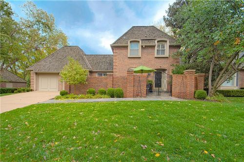 7 Lemans Court, Prairie Village, KS, 66208 | Card Image