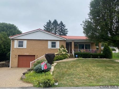 213 Sunapee Dr, Johnstown, PA, 15904-3615 | Card Image