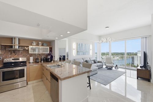 ph1-3020 Ne 32nd Ave, Fort Lauderdale, FL, 33308-7232 | Card Image