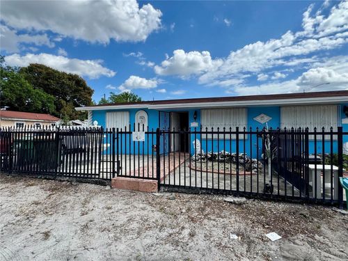 3121 Nw 103rd St, Miami, FL, 33147-1553 | Card Image