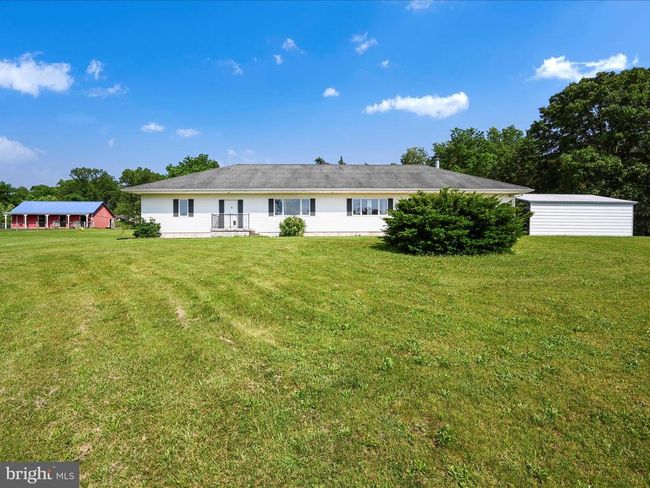 3850 Conewago Rd, House other with 4 bedrooms, 2 bathrooms and null parking in DOVER PA | Image 4