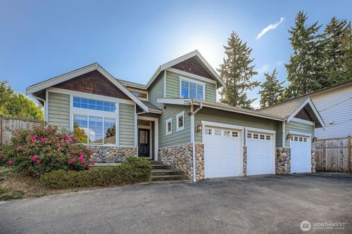 2233 Sw 104th St, Seattle, WA, 98146-1361 | Card Image