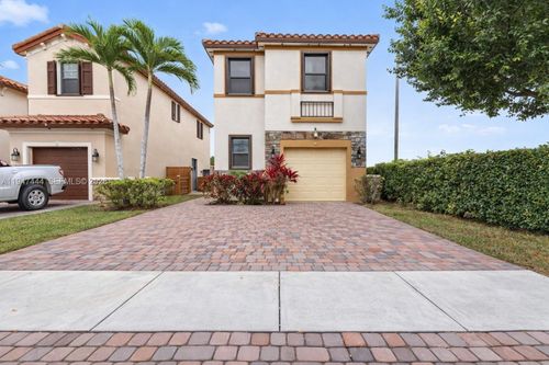 77 Ne 37th Pl, Homestead, FL, 33033-6253 | Card Image