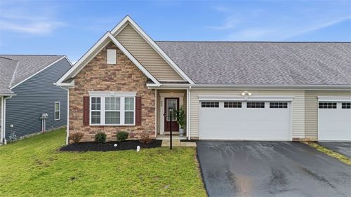 430 Dean Dr, New Kensington, PA, 15068 | Card Image