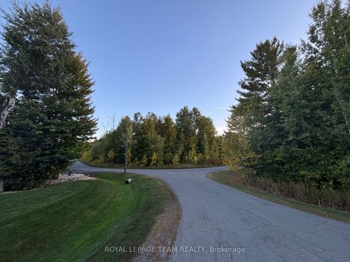 5871 Longhearth Way, Manotick, ON, K4M1M2 | Card Image