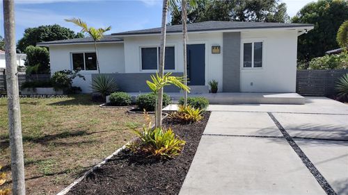 300 S Biscayne River Dr, Miami, FL, 33169-6661 | Card Image