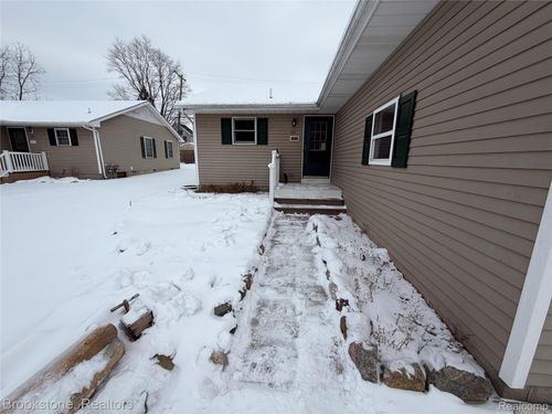 801 S 15th St, Saint Clair, MI, 48079-5200 | Card Image