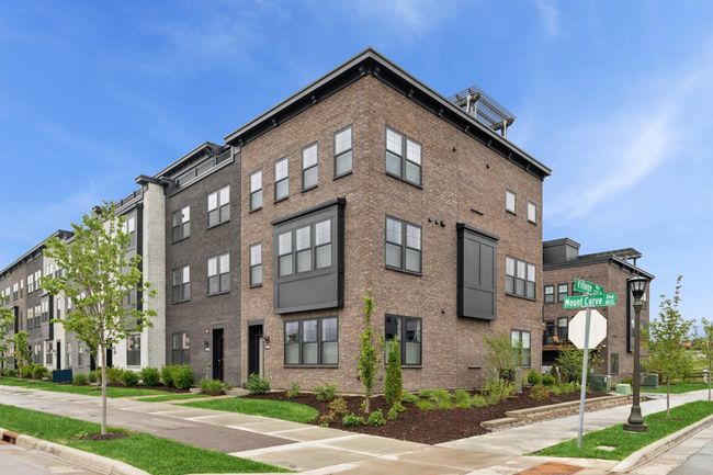 End Unit Townhome with slots of windows to allow the natural light in all day! | Image 5