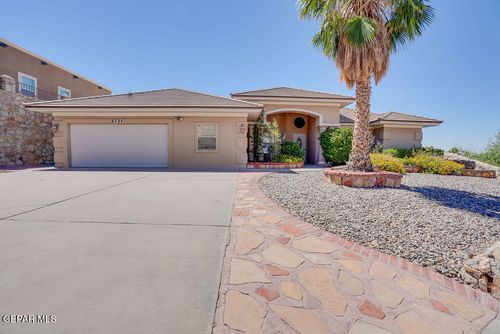 6724 Desert Canyon Dr, El Paso, TX, 79912-7604 | Card Image
