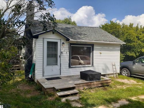 108 W Page St, Rose City, MI, 48654-8716 | Card Image
