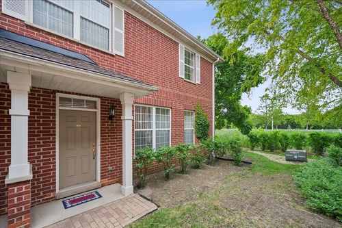 992 Enfield Dr, Northbrook, IL, 60062-5987 | Card Image