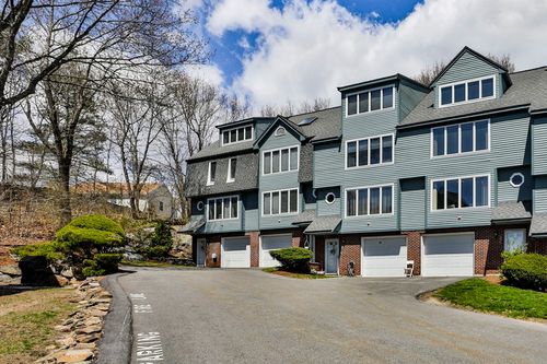 804-804 Reynolds Dr, Saugus, MA, 01906-1583 | Card Image