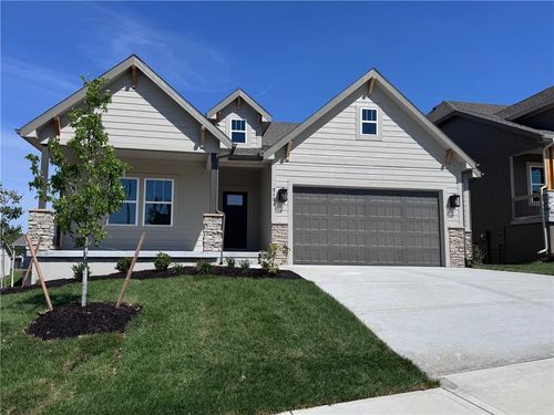 2153 Black Walnut Dr, Liberty, MO, 64068-7451 | Card Image