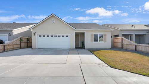 13713 Crocus Way, Armona, CA, 93202 | Card Image