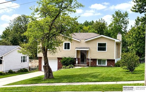 7071 Western Avenue, Omaha, NE, 68132 | Card Image