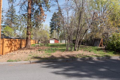 642 Ne Seward Ave, Bend, OR, 97701-3840 | Card Image