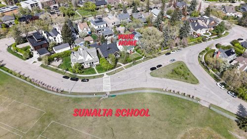 426 Superior Avenue Sw, Calgary, AB, T3C2J4 | Card Image