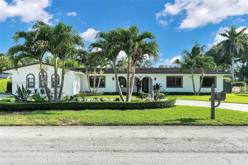 9745 Sw 126th Ter, Miami, FL, 33176-4945 | Card Image