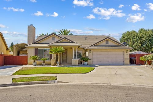 1121 Zinfandel Ct, Tulare, CA, 93274-0849 | Card Image
