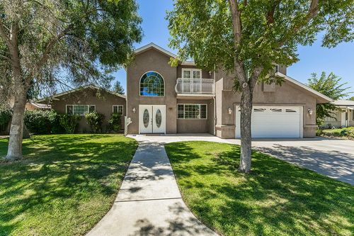1563 S Klein Ave, Reedley, CA, 93654-3939 | Card Image