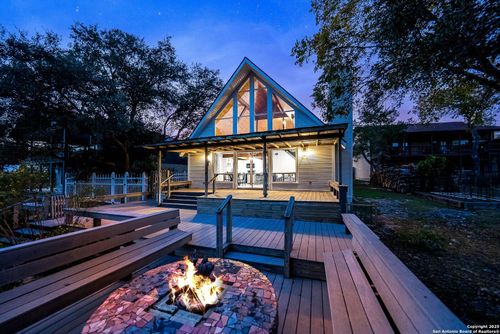 884 Lakebreeze Dr, Canyon Lake, TX, 78133-4021 | Card Image