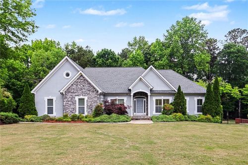 95 Bay Dr, Newnan, GA, 30263-5944 | Card Image