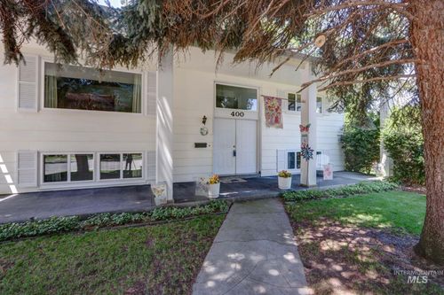 400 Evergreen Dr, Emmett, ID, 83617-3100 | Card Image