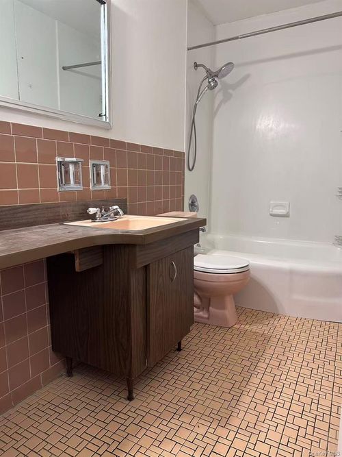 2fl-81 149th Avenue, New York, NY, 11414 | Card Image