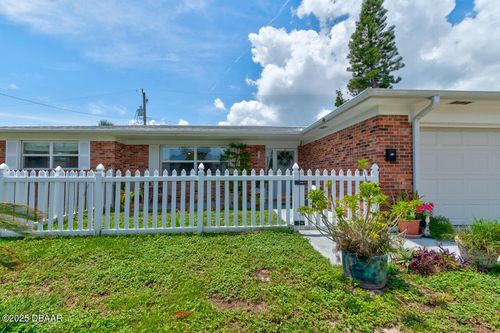42 Kathy Dr, Ormond Beach, FL, 32176-3128 | Card Image